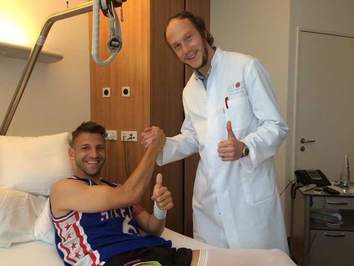  in Fußballer Guillermo Vallori nach OP in ATOS Klinik bald wieder fit (FOTO)