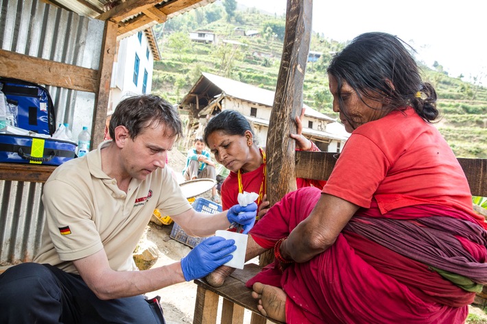  in Johanniter-Helfer kehren aus Nepal zurück / Nach der Soforthilfe weitere Hilfsaktivitäten geplant (FOTO)