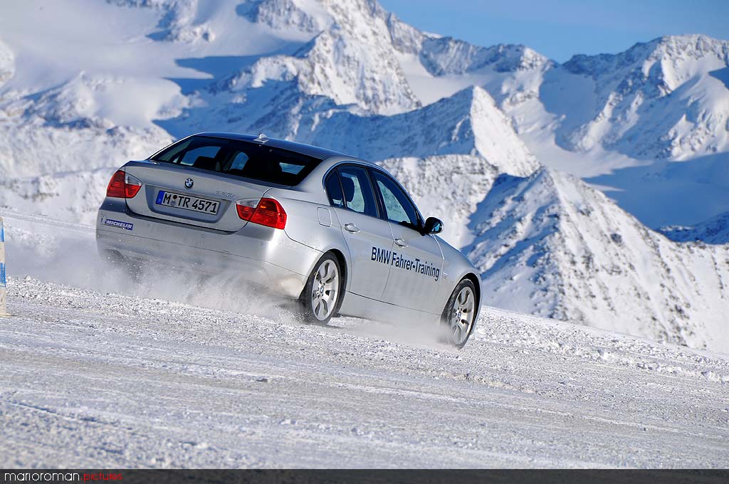 08-12-soelden D1 0327 in Schneetreiben Teil 1: BMW Fahrertraining in Sölden