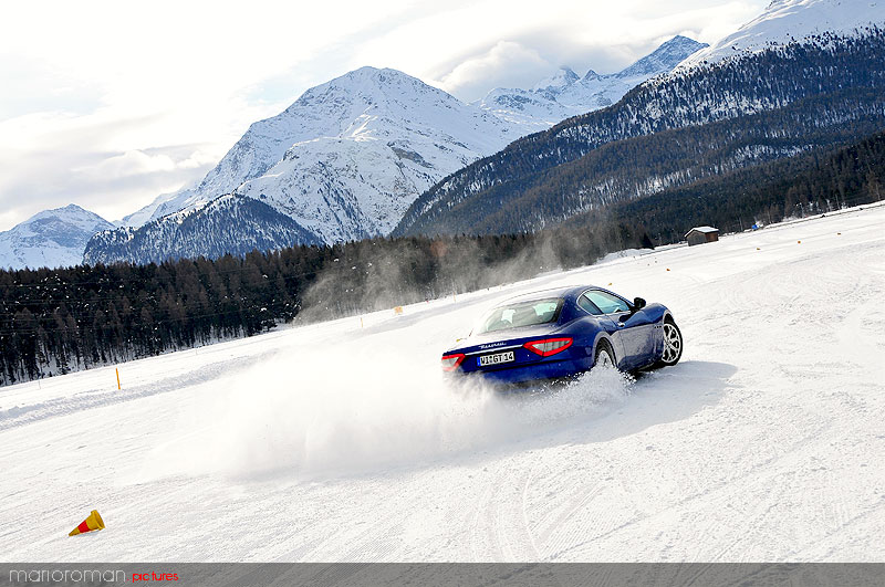 10-01-29-maserati 4248 in Schneetreiben Teil 2: Italien Gelato - Maserati on snow