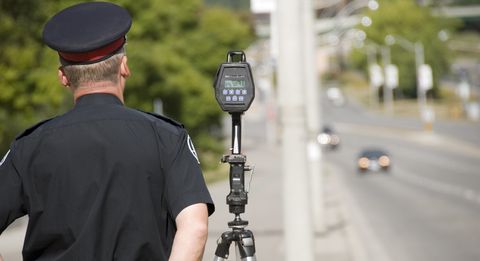 Blitzer in Österreich blitzt Fahrer jetzt von vorne