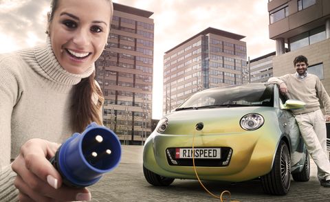 Uc 13 in UC? Rinspeed vereint Auto, Bahn und Web