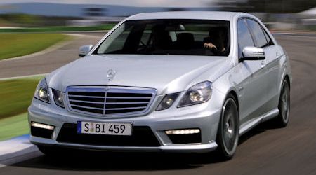 Mercedes E 63 AMG 2 in Mercedes E 63 AMG: Lack und Leder zum gleichen Preis
