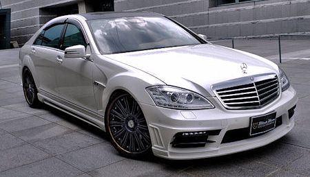 Wald Mercedes S Klasse Black Bison Edition 2 in Wald Mercedes S-Klasse Black Bison Edition: Kurven und Kanten