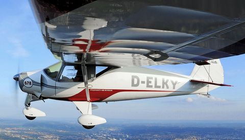 D-elky in Pützer Elster B wirbt für das Porsche-Museum