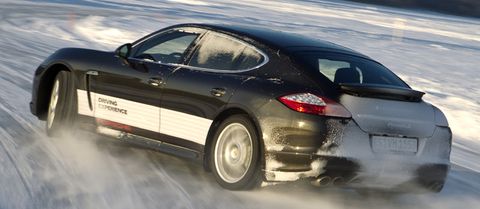 Porsche-panamera1 in Extreme Bedingungen beim Porsche-Wintertraining
