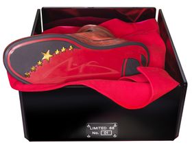 Msone-starboot-box in 18-karätiges Gold: Navyboot und Michael Schumacher bringen Luxus-Sneaker
