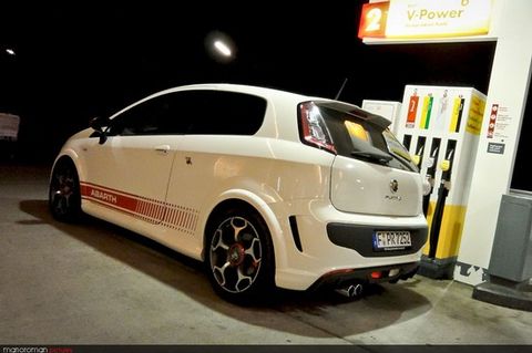 Abarth-Punto-Evo-6 in Katzen, Corsas und Sascha: Eine kurvenreiche Woche