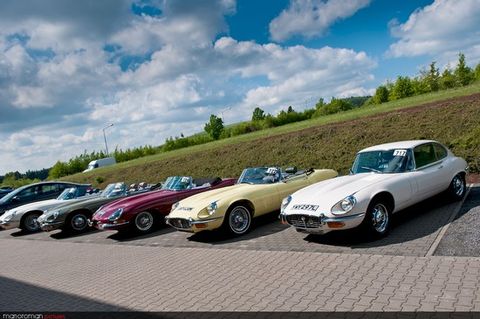 Jaguar-E-Type-2 in Katzen, Corsas und Sascha: Eine kurvenreiche Woche