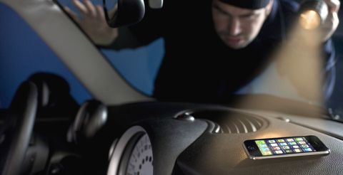 Wertsachen-auto-diebstahl-1 in Wertsachen lieber nicht im Auto lassen