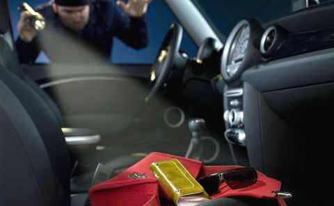 Wertsachen-auto-diebstahl-2 in Wertsachen lieber nicht im Auto lassen