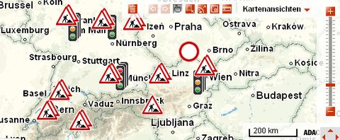 Adac-staumelder in Achtung, Stau: Urlauber auf der Straße