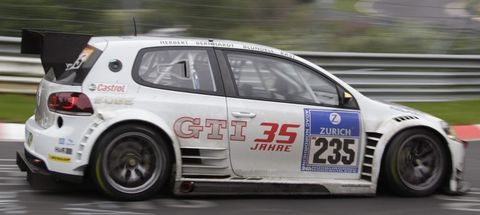 Vw-golf-24 in Nürburgring: Porsche gewinnt das 24-Stunden-Rennen