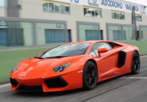 Lamborghini-Aventador-LP700-4-1 in 