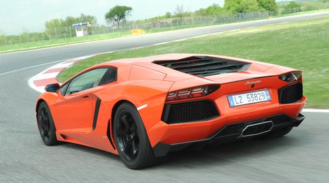 Lamborghini-Aventador-LP700-4-2 in 