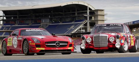 Sls-amg-gt3-300-sel-amg-rote-sau in AMG: Die Rote Sau kehrt zurück