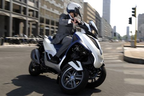 Piaggio-MP3-Yourban-300-LT-2 in Yourban 300 LT: Neues aus der Piaggio MP3-Reihe