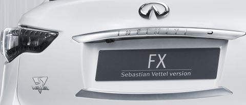 Sebastian-vettel-logo in Neue Bilder des Infiniti FX Concept Cars von Sebastian Vettel