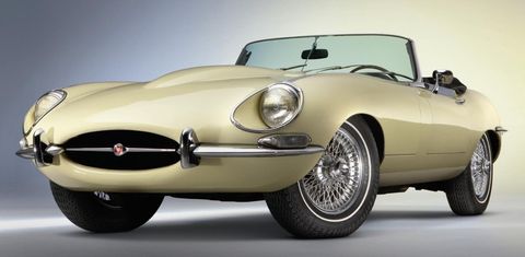 50-Jahre-Jaguar-E-Type in Oldtimer und Liebhaber-Fahrzeuge beim Classic & Prestige Salon