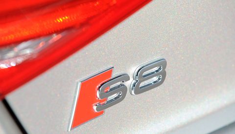 Audi-S8-3 in Audi S8: Luxus-Downsizing