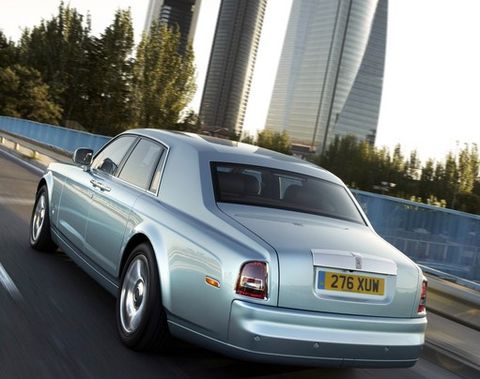 Rolls-Royce-102EX-in-Madrid in Der Rolls-Royce 102EX erreicht sein Ziel